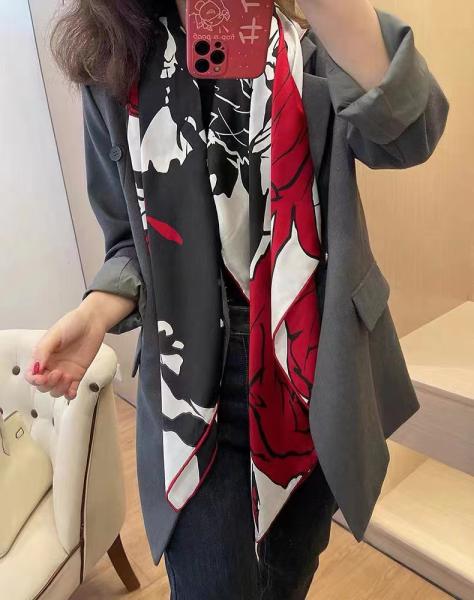 Foulard Shawl Silk Satin 110X110 White Black Red